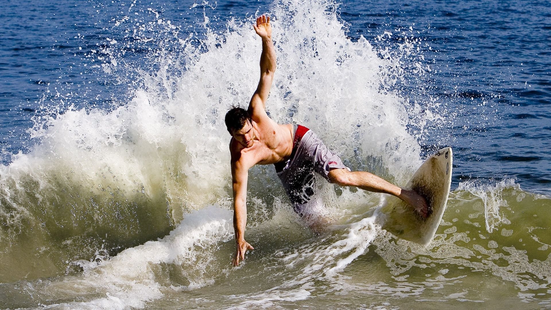 爱游戏体育官网-游出自信 艾哈迈德赛后满意表现